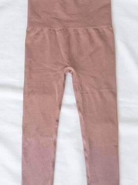 Zenana Outfitters Dusty Rose Seamless High-Waist Leggings